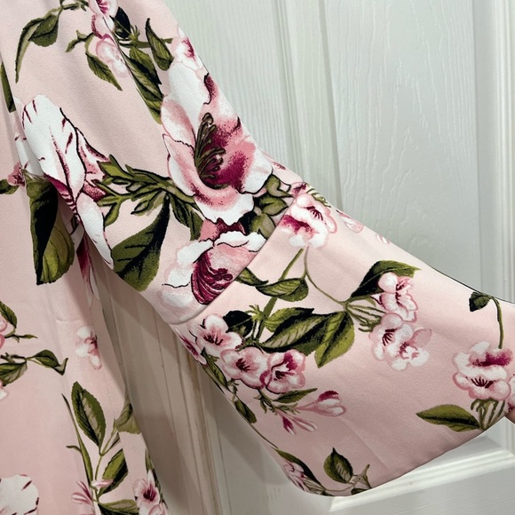 White house black market floral dress size10. G-28 - Picture 7 of 7